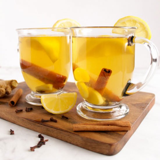 Easy 7 Ingredient hot toddy