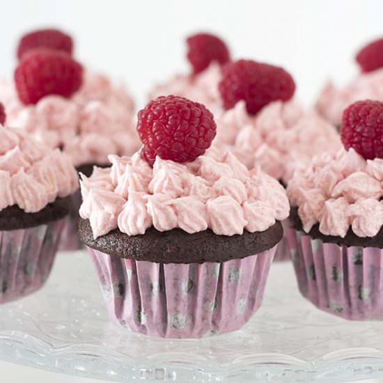 Vegan chocolate raspberry cupcakes