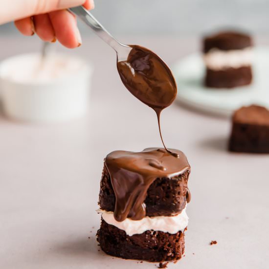 Gluten-free mini chocolate cakes