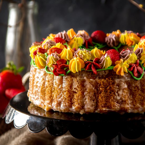 Lemon and Strawberry bundt cake