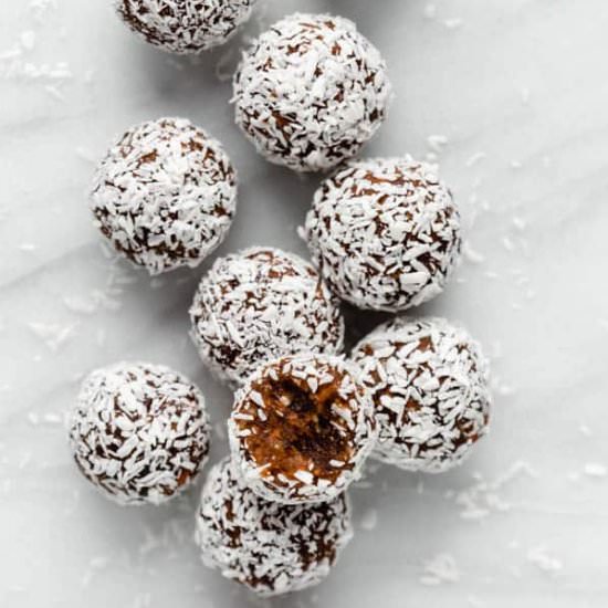 Carrot Cake Energy Balls