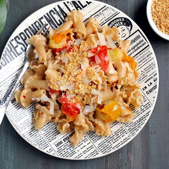 Garlicky Tomato Pasta