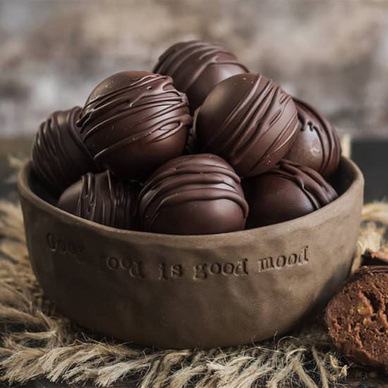 Buckwheat and chocolate bliss balls
