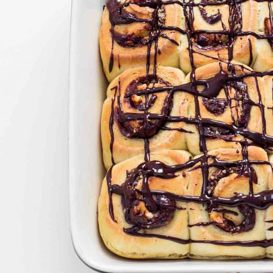 Vegan Chocolate Cinnamon Rolls