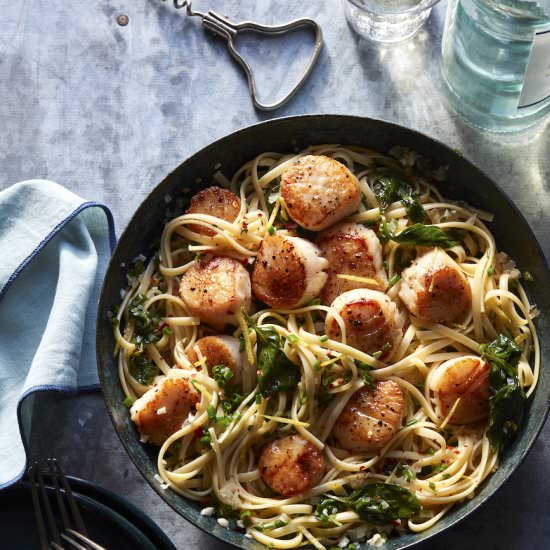 Lemon Garlic Scallop Pasta