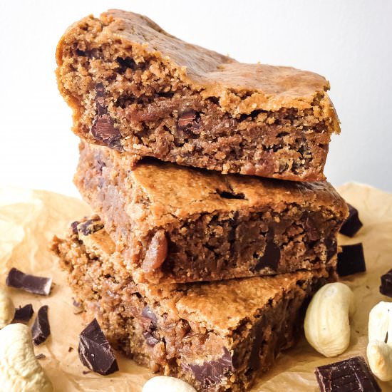 Vegan Chocolate Chunk Blondies