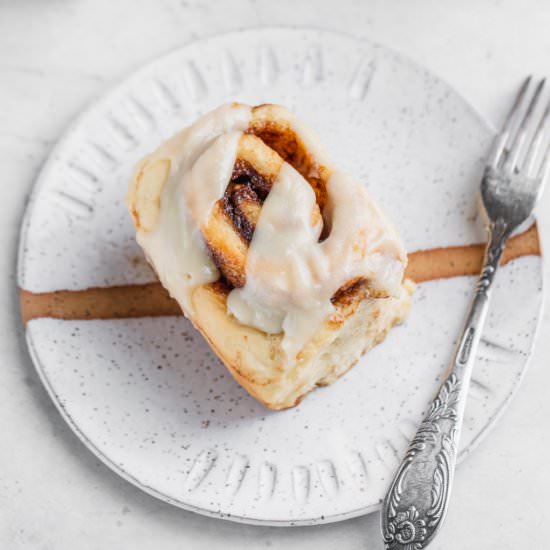 Easy Vegan Cinnamon Rolls