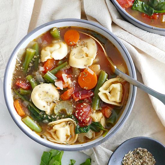 Healthy Vegetable Tortellini Soup