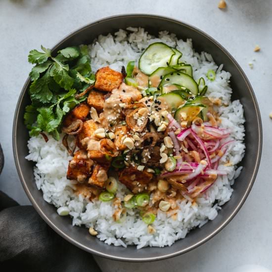Spicy Peanut Tofu Bowls