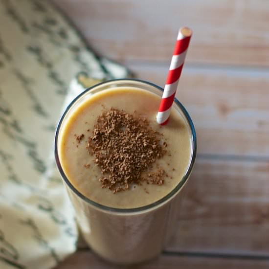 Date and Chikoo Smoothie