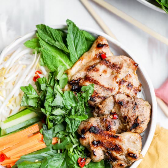 Vietnamese Lemongrass Chicken Bowls