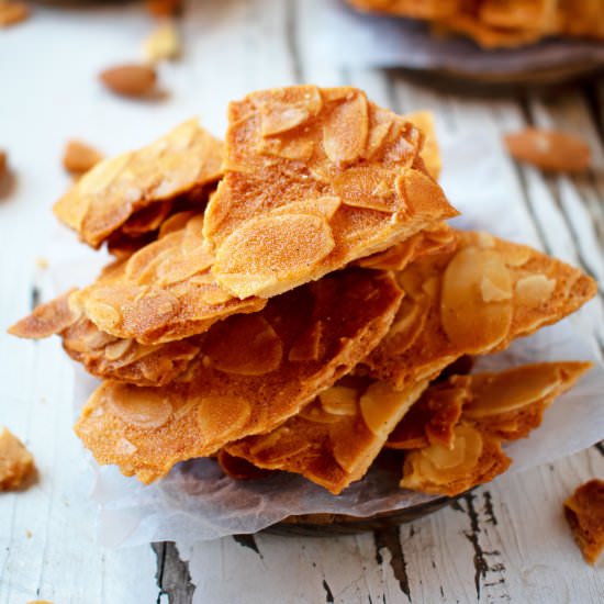 Crispy Almond Biscuits