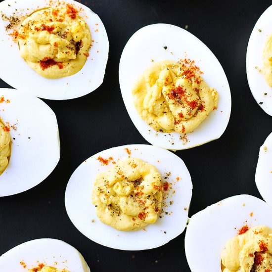 Sriracha Mayo Deviled Eggs