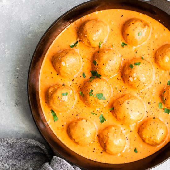Vegan Meatballs in Red Pepper Sauce