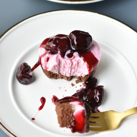Vegan No Bake Cherry Cheesecake