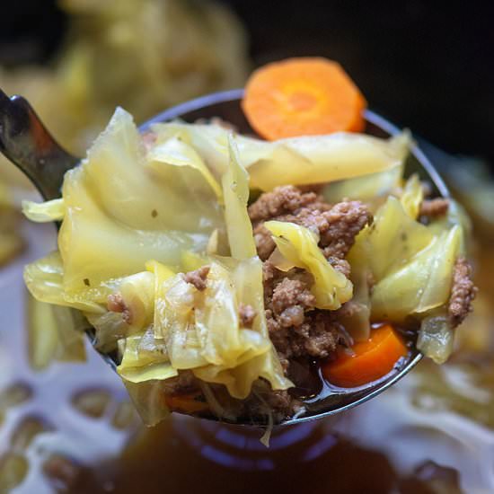 CROCKPOT CABBAGE SOUP WITH BEEF
