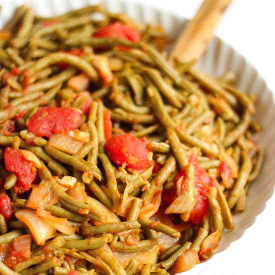 Sauteed green beans with tomatoes