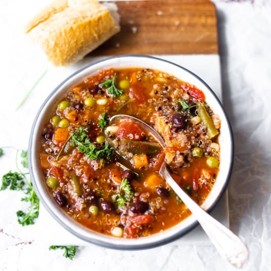 The Easiest Healthy Vegetable Soup