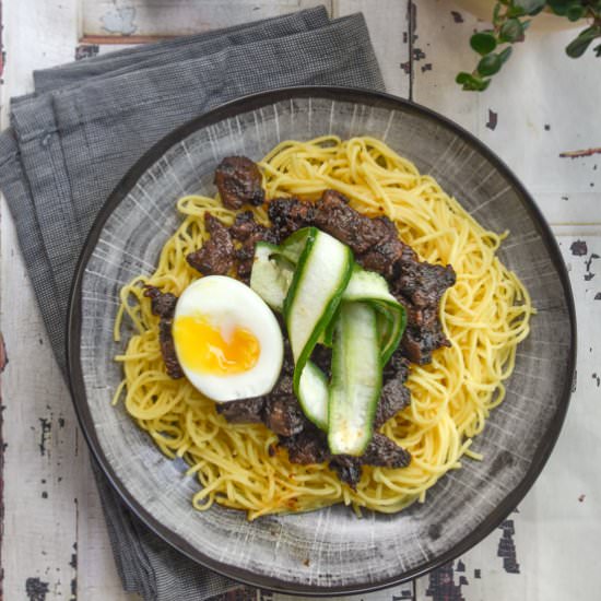 Noodles with spiced lamb