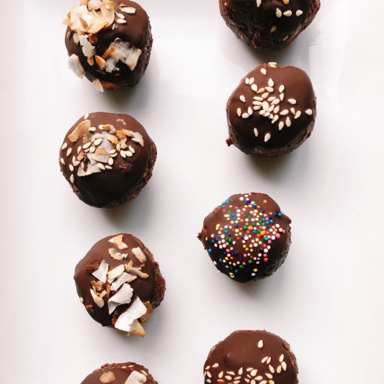 Toasted Sesame+Coconut Protein Bites