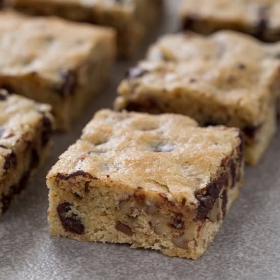 Chocolate Chips Blondies