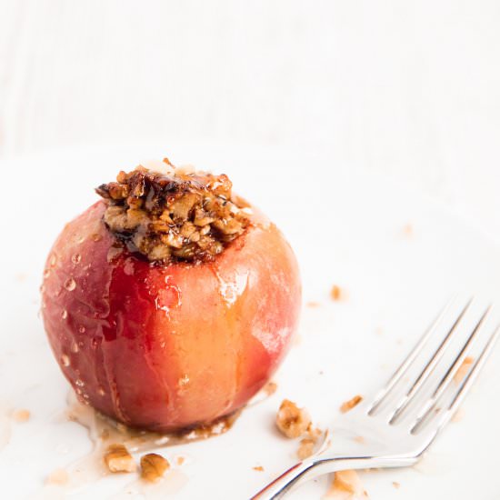 Easy Baked Apples with Walnuts