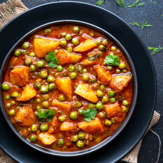 Aloo Matar (Potato Peas Curry)