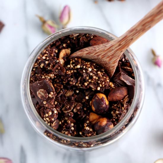 Crunchy Chocolate Quinoa Granola