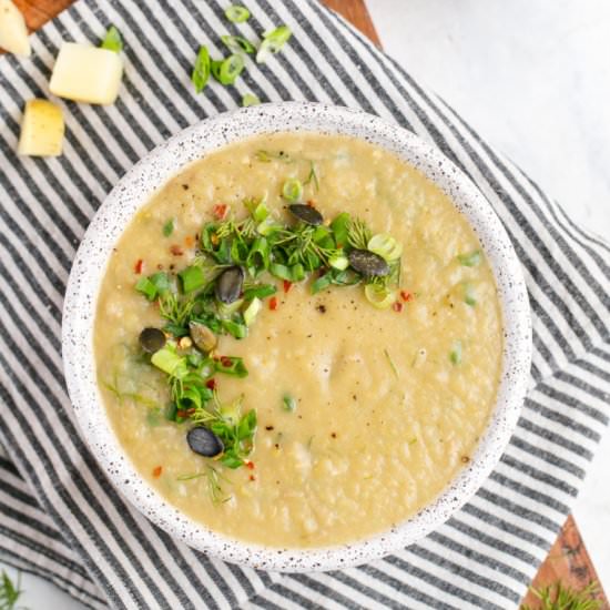 Easy Vegan Potato Leek Soup