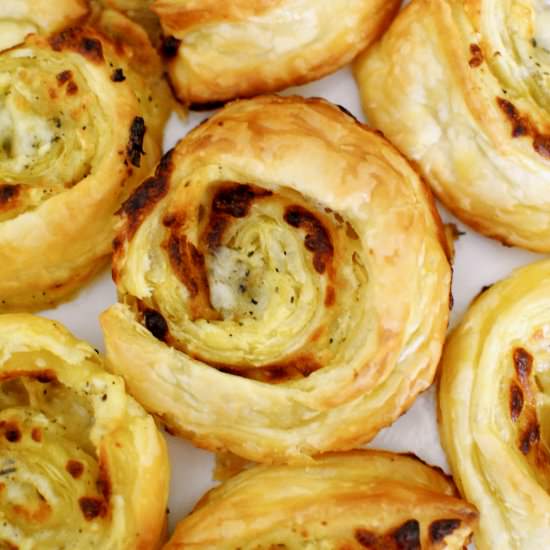 Cheesy Garlic Butter Pinwheels