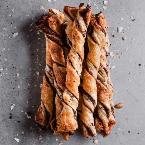 Puff Pastry Cake Crumbs Twists
