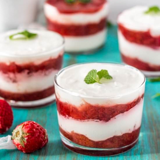 Strawberry Cheesecake Parfaits