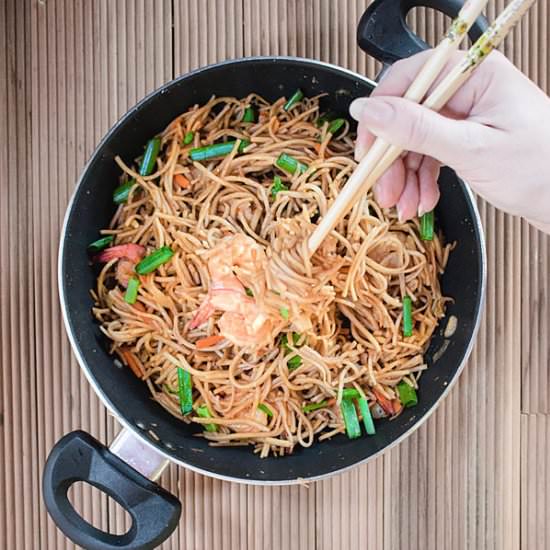 Easy shrimp chow mein