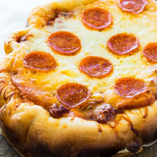 Slow Cooker Deep Dish Pizza