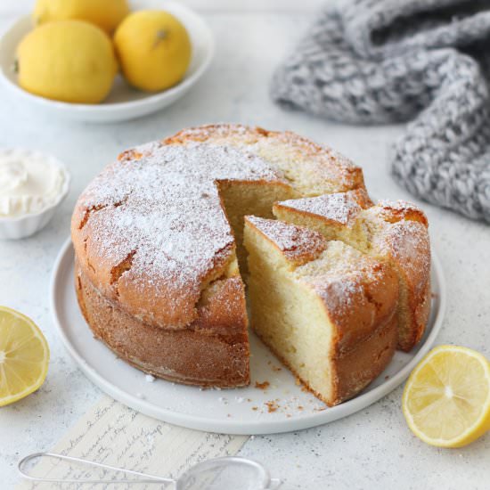 Lemon and mascarpone cake