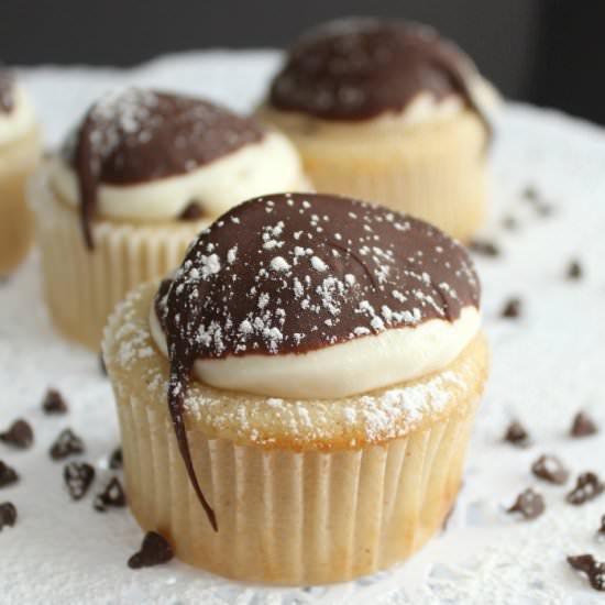 Chocolate Dipped Cannoli Cupcakes