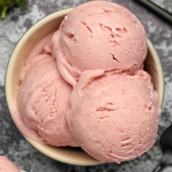 Vegan Strawberry Ice Cream