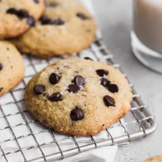 Keto Chocolate Chip Cookies
