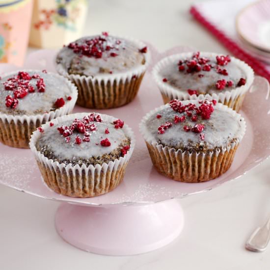 Poppy seeds Muffins with Raspberry