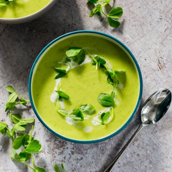 Fennel Soup with peas and lemon