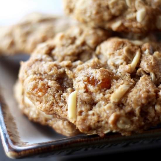 Chewy Vegan Apricot Oatmeal Cookies