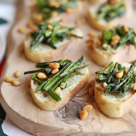 Roasted asparagus bruschetta