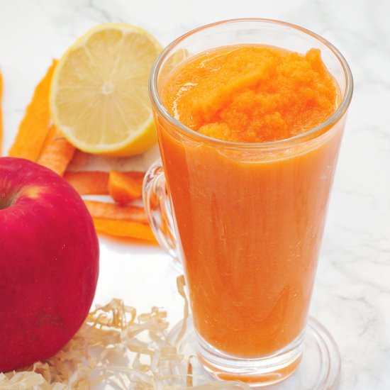 Carrot-apple ginger smoothie