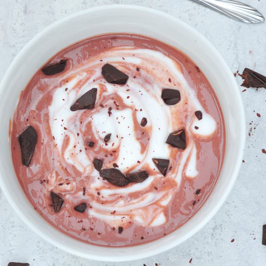 Red velvet smoothie (with beetroot)