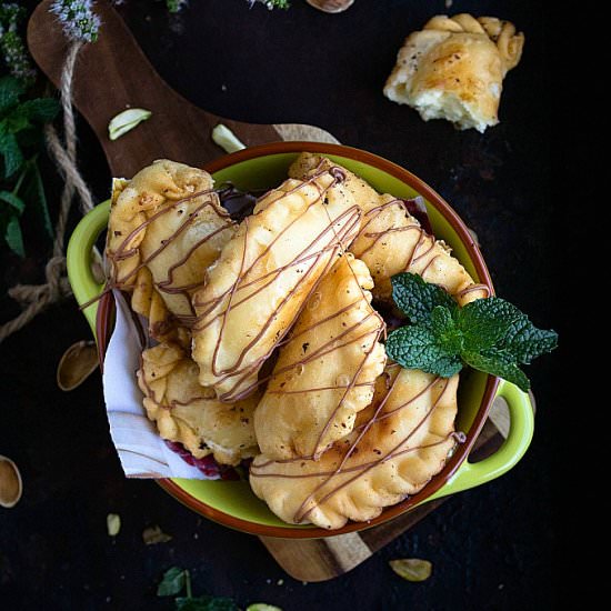 Cheesecake Gujiya