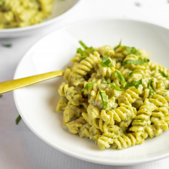 20-Minute Dairy-Free Pesto Alfredo