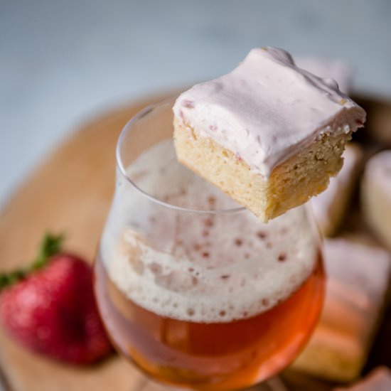 Strawberry Lemonade Beer Cookie Bar