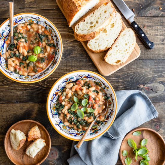 Slow Cooker Tuscan Bean Soup