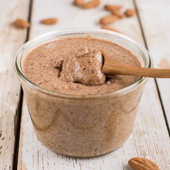 Homemade 1-Ingredient Almond Butter