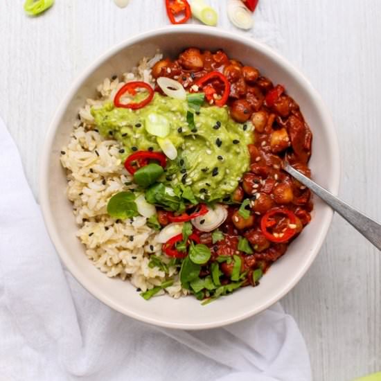 Chickpea Chilli with Guacamole